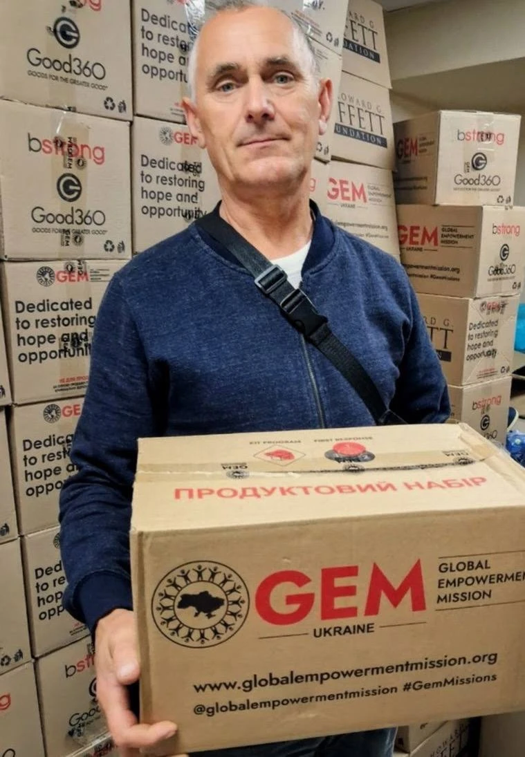 Продуктові набори від GEM для мешканців Великобурлуцької громади