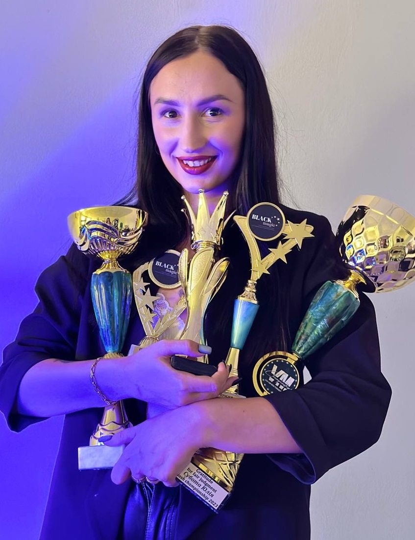 Юлія Субота з нагородами за участь у чемпіонатах