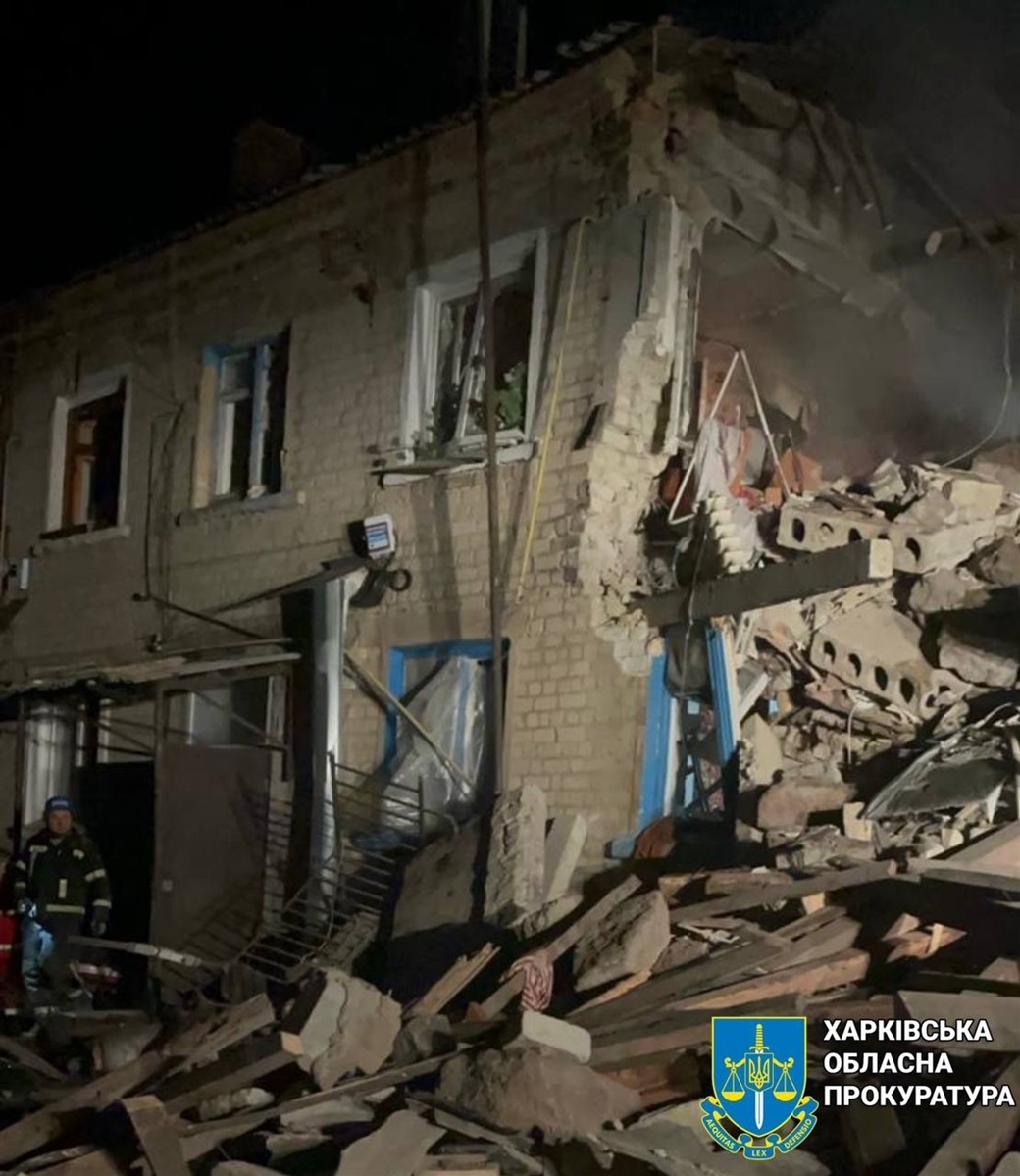 Пошкоджений будинку у Великому Бурлуці