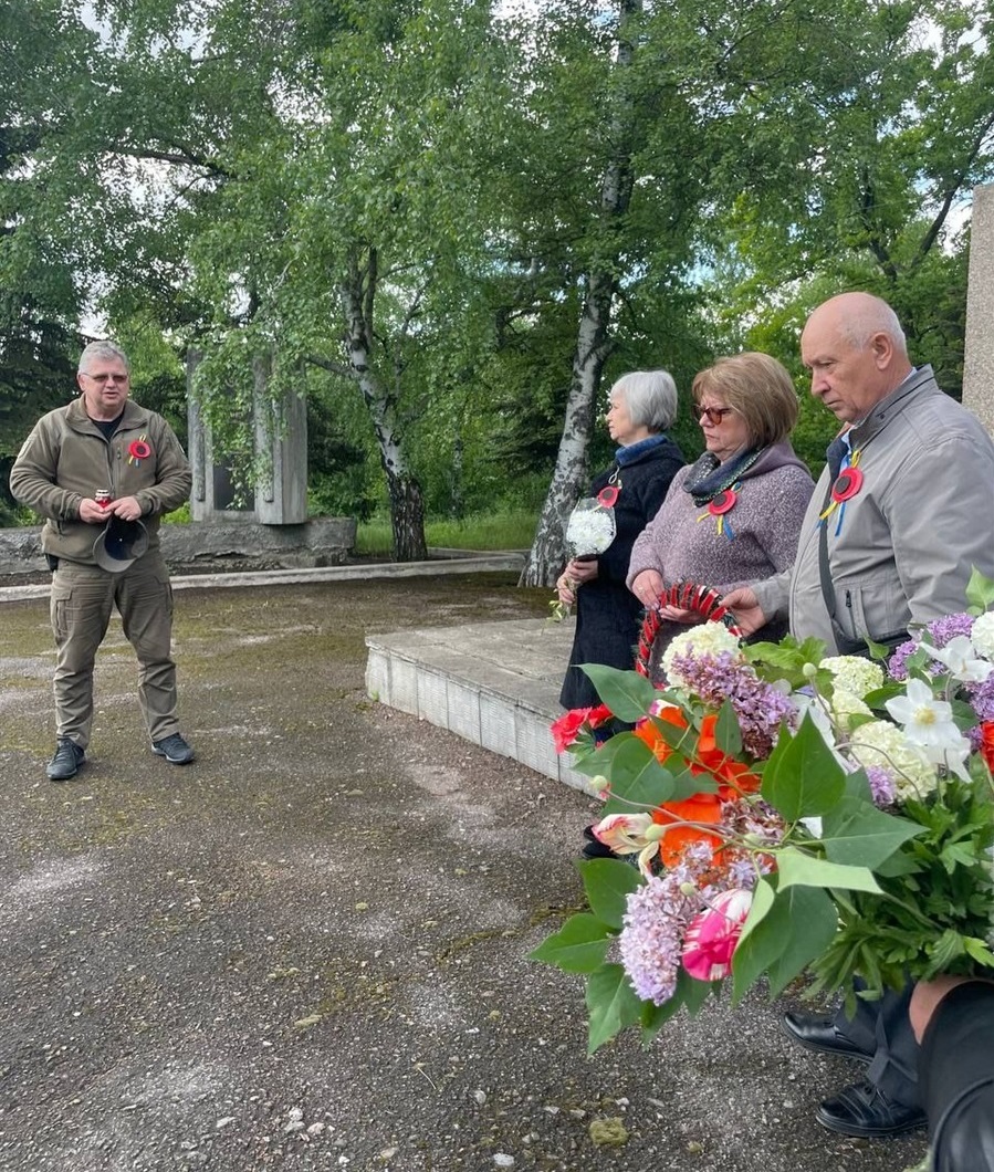 Великобурлучан/и/ки вшанували памʼять загиблих у Другій світовій війні