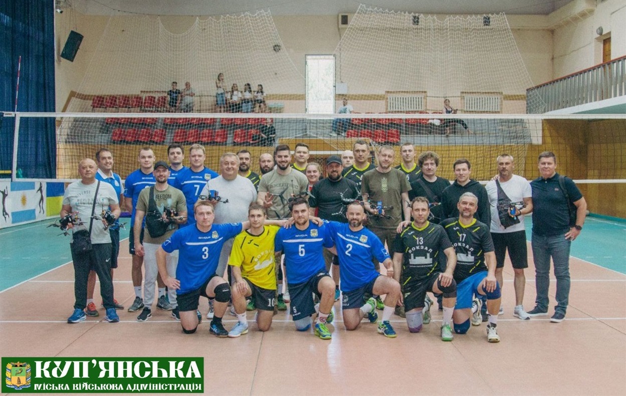 гравці волейбольного турніру