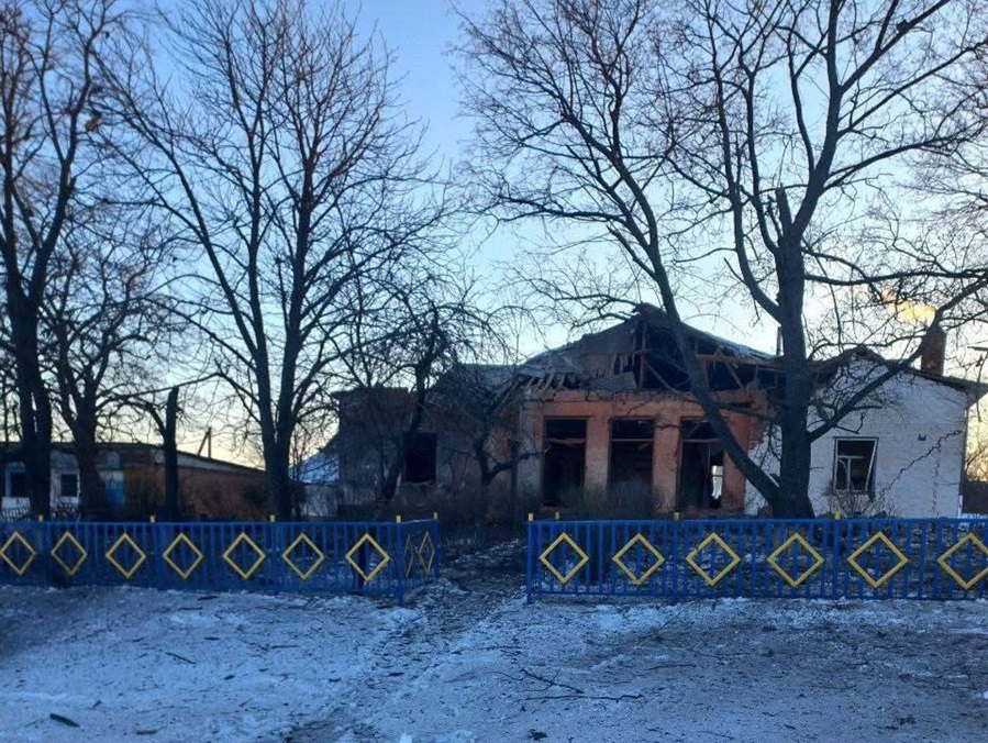Зруйноване приміщення, де була бібліотека