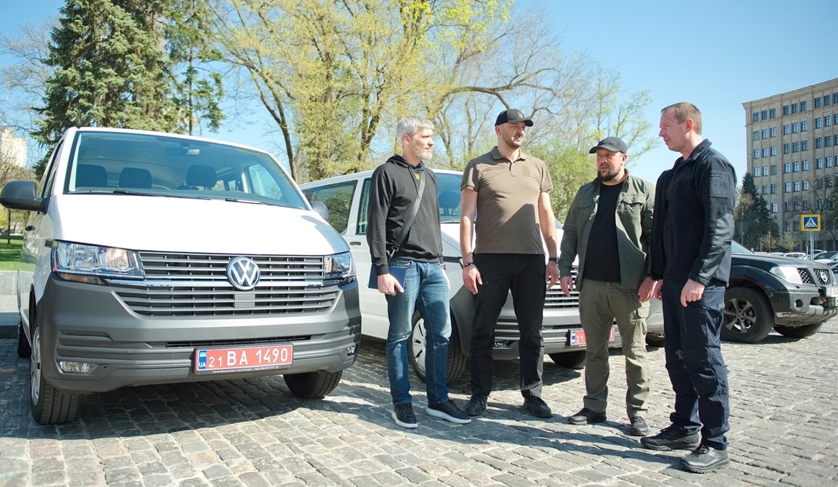 Передача мікроавтобусу у громаду