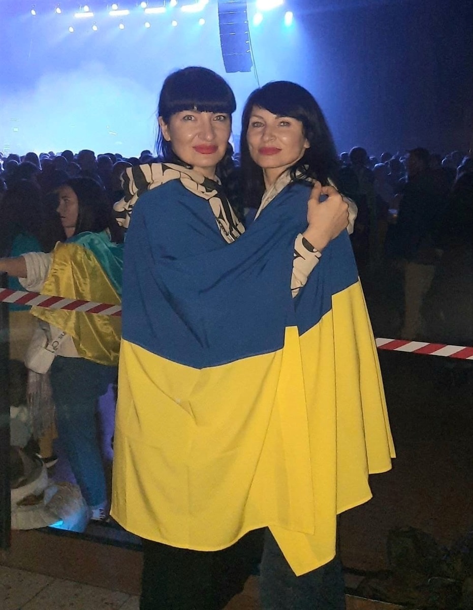 Вікторія з сестрою на концерті "Океану Ельзи"