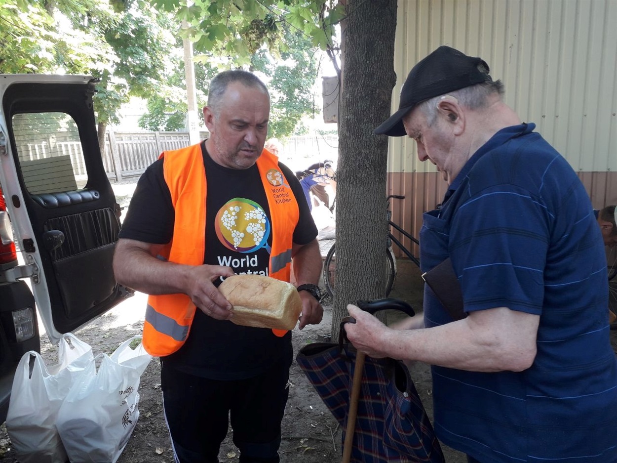 Гуманітарна допомога у Великобурлуцькій громаді після деокупації