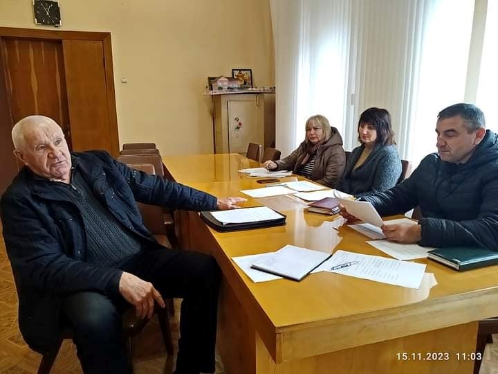 Робочі наради