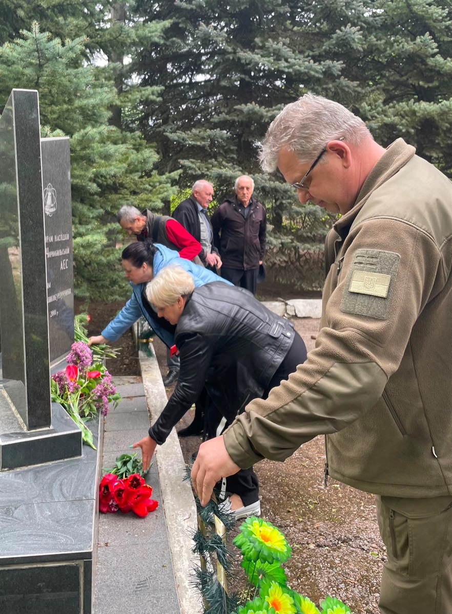 Великобурлучани вшановують пам’ять ліквідаторів на Чорнобильській АЕС