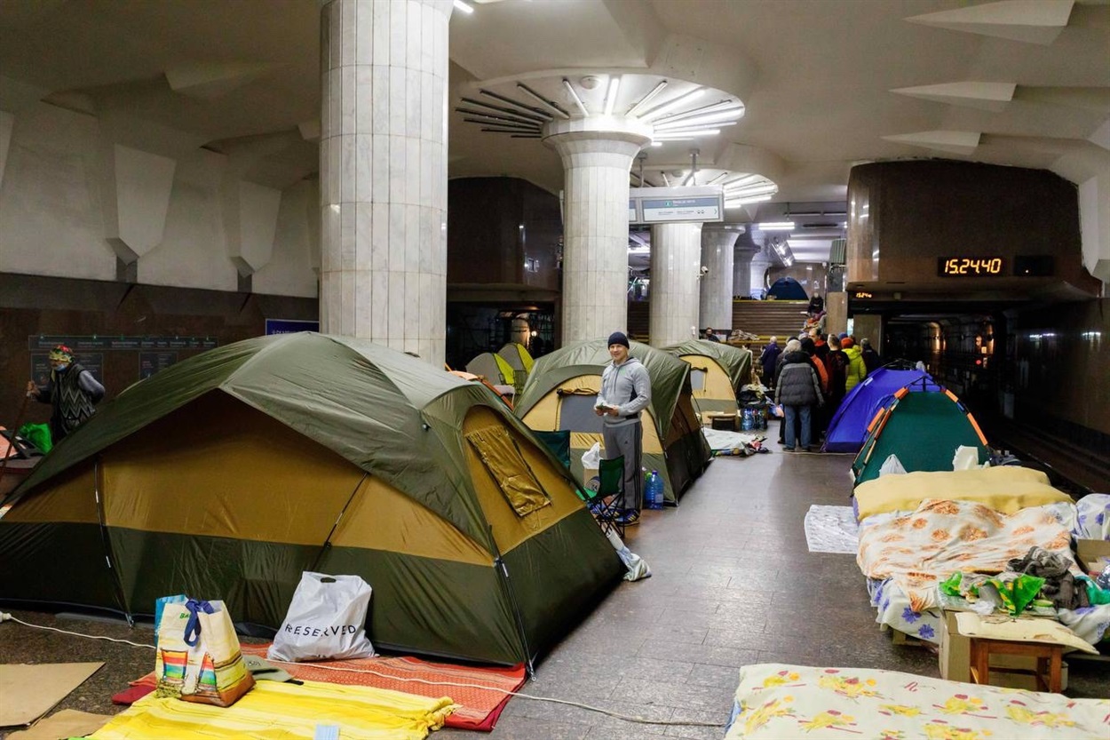 Харків’яни жили в метро під час обстрілів