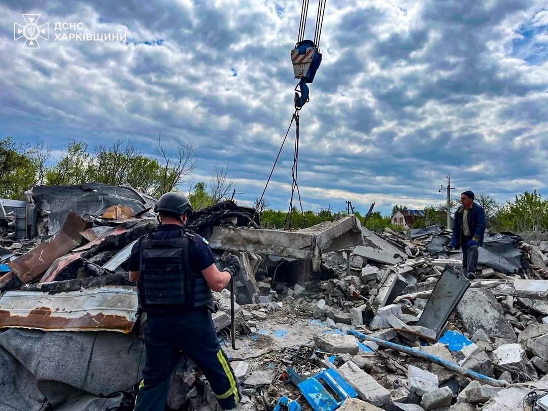 Робота рятувальників на місцях обстрілів