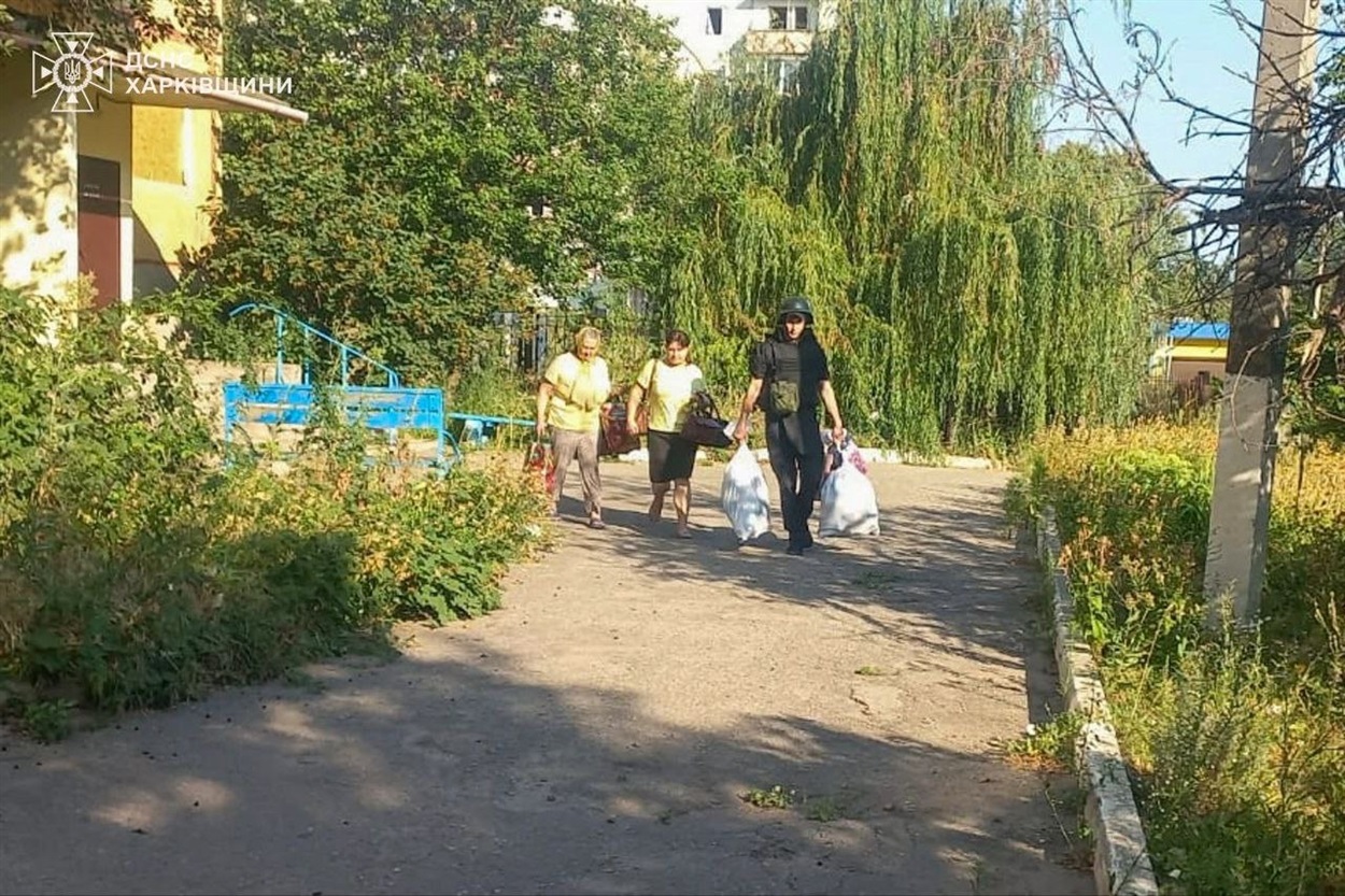 У Куп’янську рятувальники евакуювали трьох цивільних із прифронтової зони