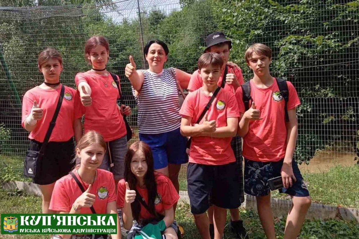 Діти на відпочинку в таборі