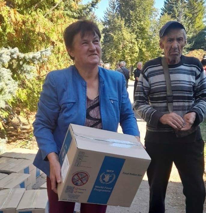 Видача гуманітарної допомоги