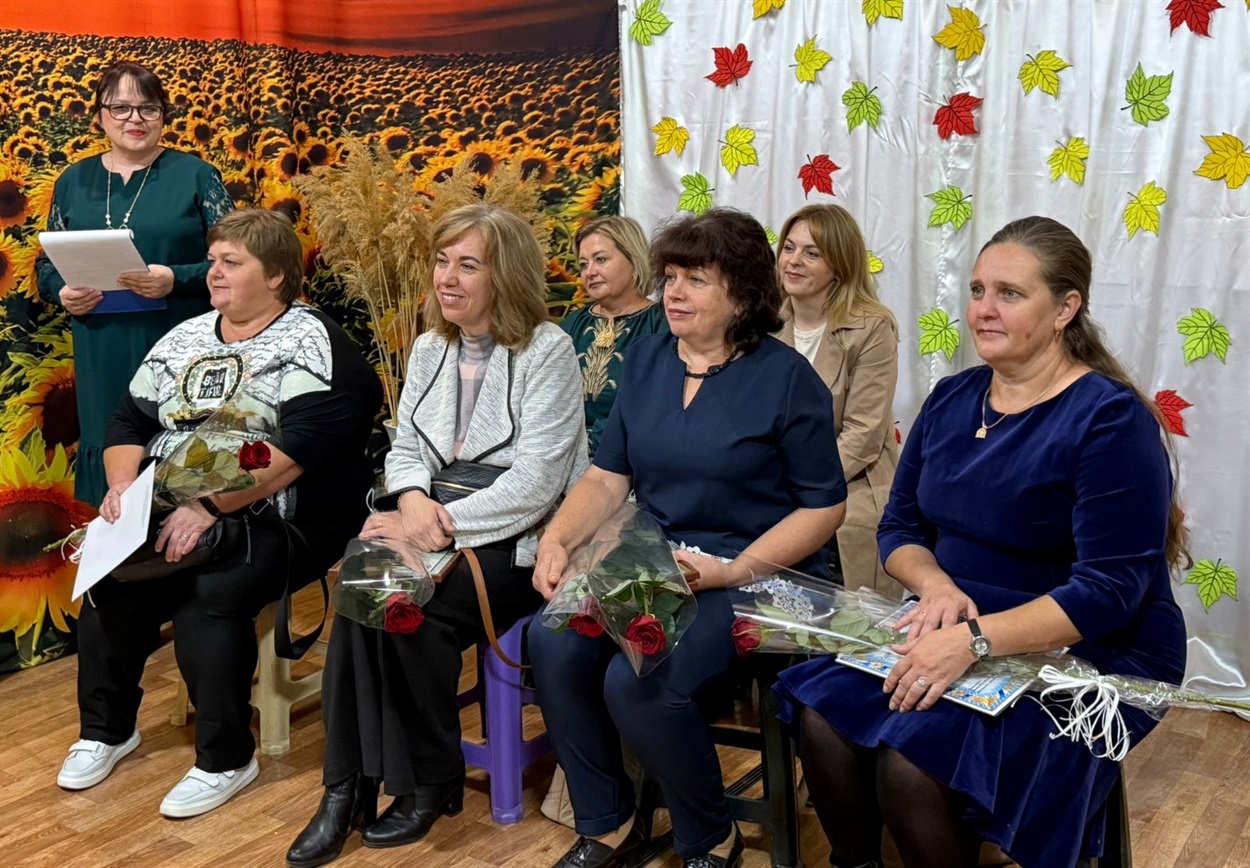 Нагородження у Великобурлуцькій громаді з нагоди Дня працівників освіти 