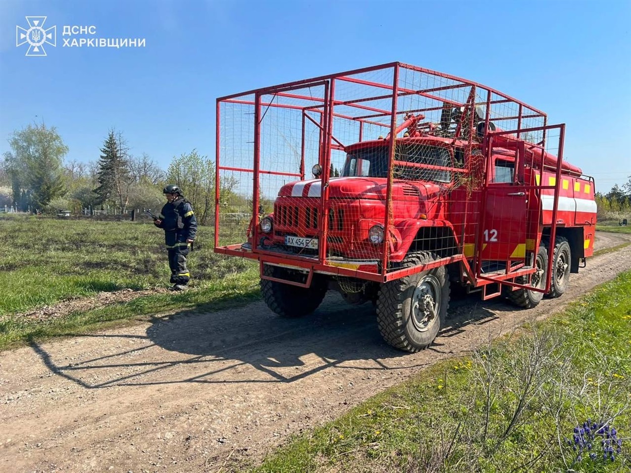 Працюють вогнеборці 12 Державної пожежно-рятувальної частини