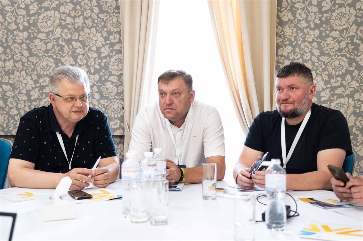 Учасники практичного семінару «Лідерство через стійкість»