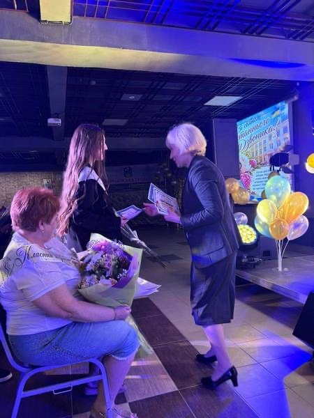 Нагородження на святі "Останнього дзвоника"