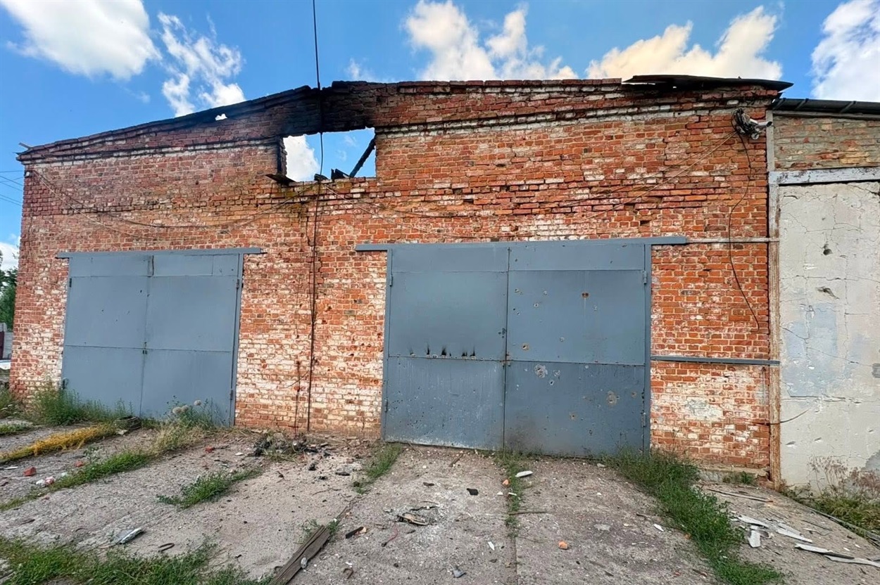 Наслідки обстрілу у Великому Бурлуці