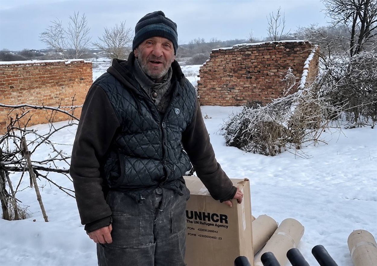 Жителі громади отримали булерʼяни - твердопаливні печі від благодійного фонду «Проліска».