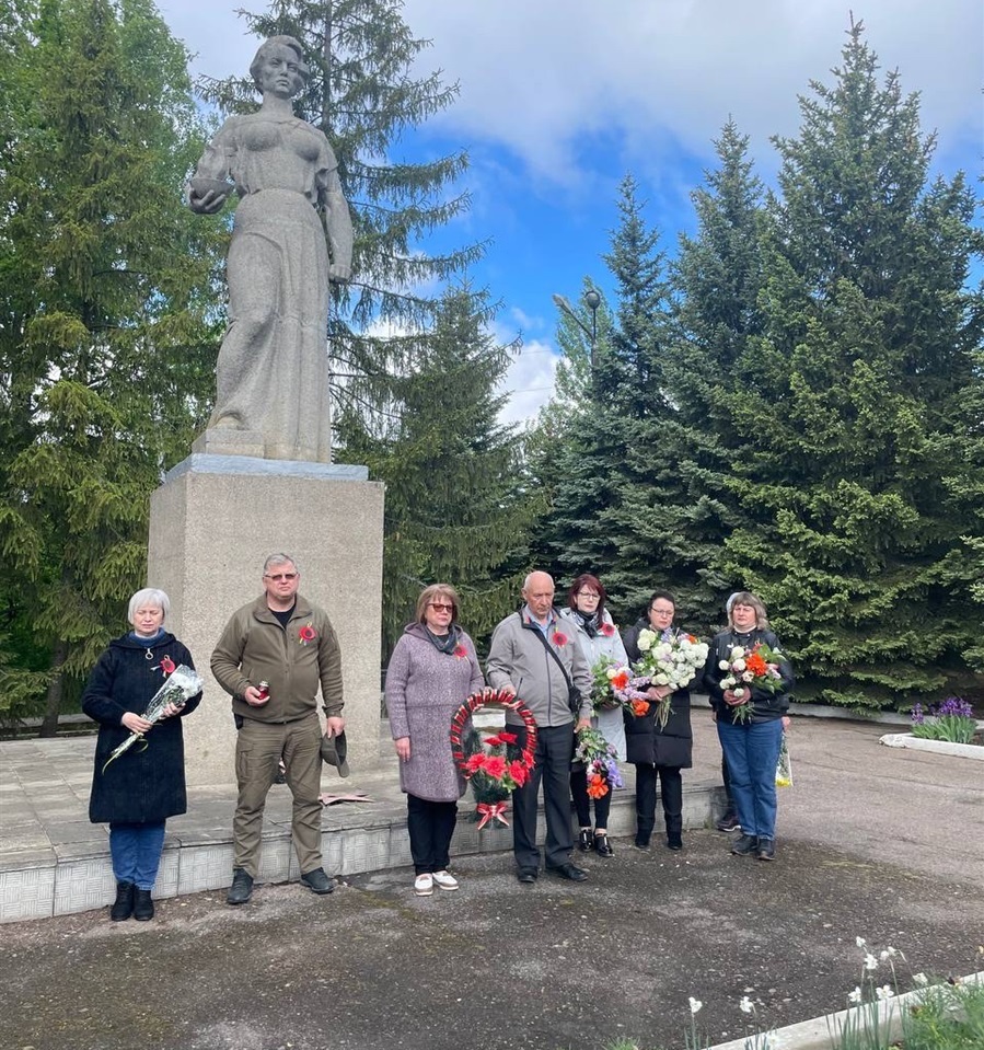 Великобурлучан/и/ки вшанували памʼять загиблих у Другій світовій війні