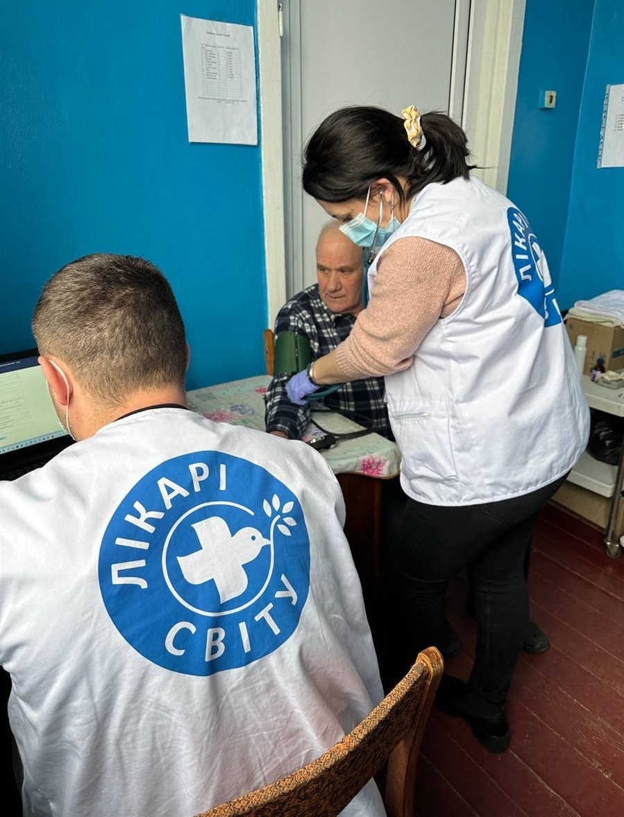 Житель села прийшов на прийом до лікарів